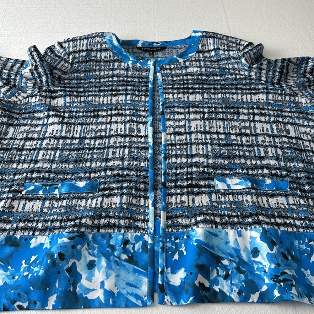 Ming Wang - blue, white and black, textured & designed jacket. - Picture 4 of 13